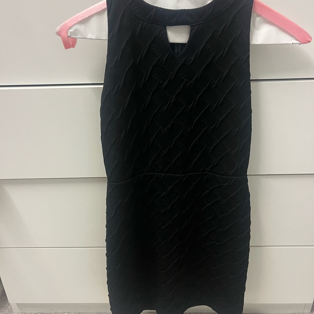 Elegant Black Sleeveless Dress
